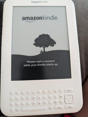 Kindle 3rd generation with Keyboard, new battery is a classic e-reader
